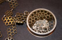 honey comb necklace 2